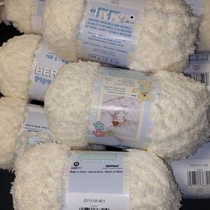 10 skeins Vanilla Pipsqueak yarn
